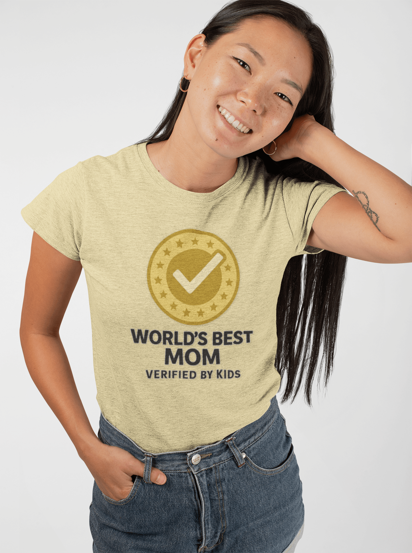 Worlds Best Mom Tee - Unisex Fashion Must-Have - Hearth&Hugz
