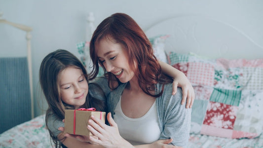 The Ultimate Guide to Family Gift-Giving Etiquette - Hearth&Hugz